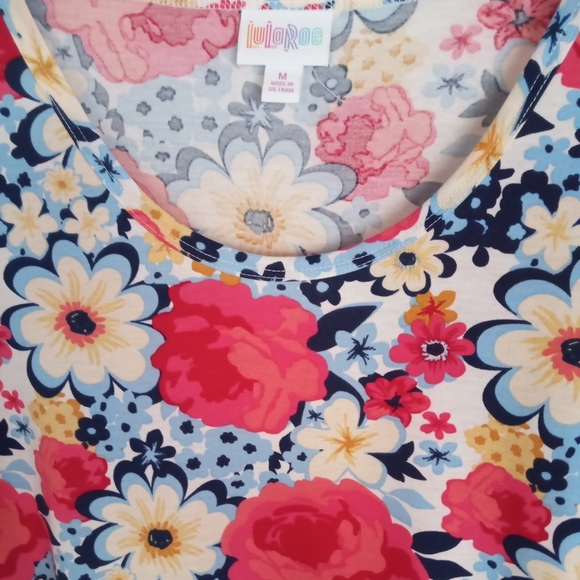 LuLaRoe Perfect T - Picture 2 of 2